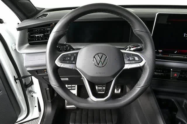2026 Volkswagen Tiguan SE R-LINE BLACK - Photo 8