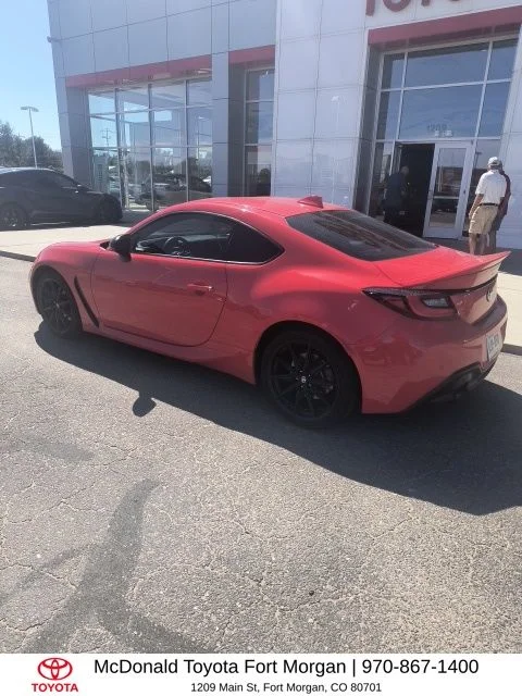 Used 2023  Toyota Premium image 3