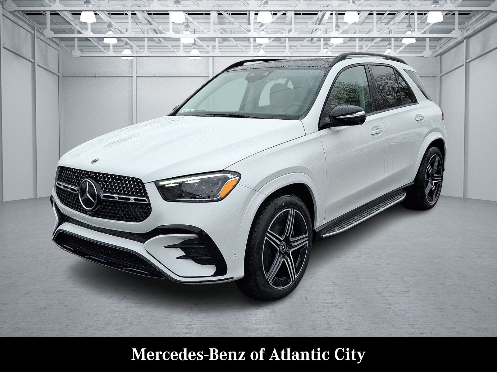 New 2026 MANUFAKTUR Moonlight White Metallic Mercedes-Benz GLE 350 image 2