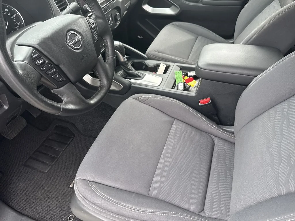 Used 2023 Glacier White Nissan SV image 10