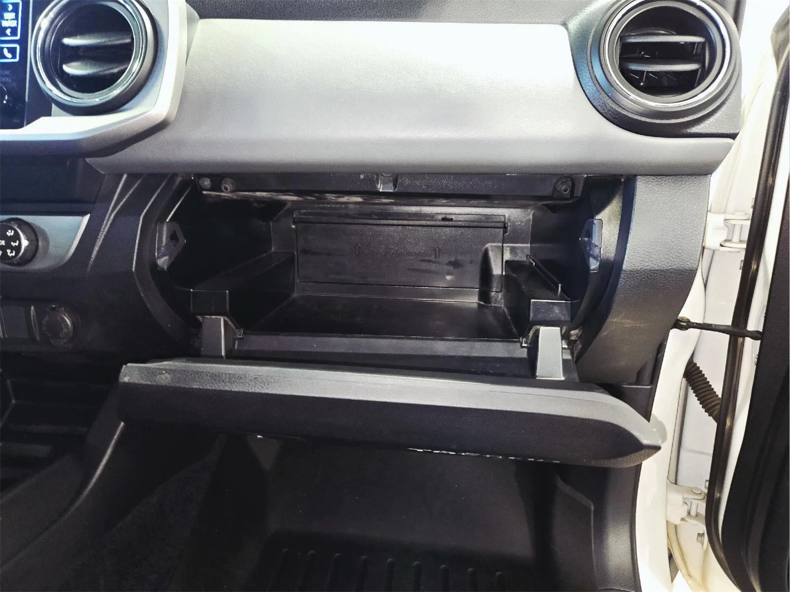 Used 2019 Super White Toyota SR5 image 43