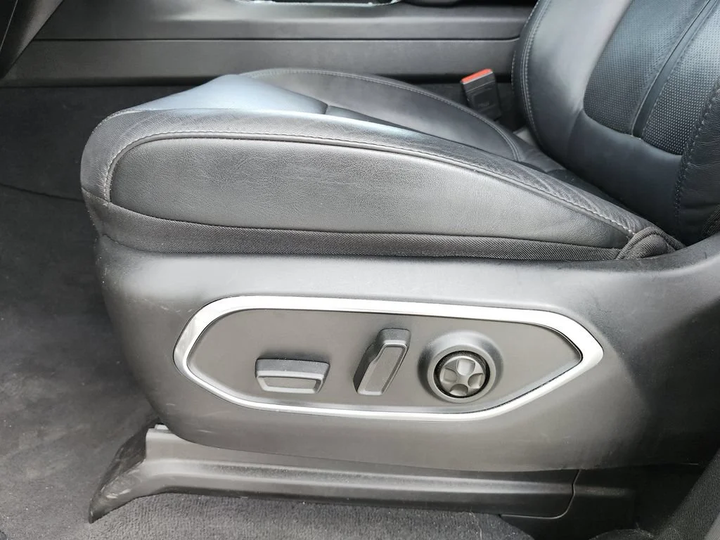 Used 2024 Gray Med Jeep Series II image 21