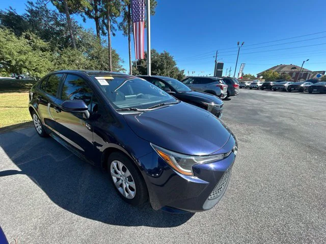Used 2022  Toyota LE image 1