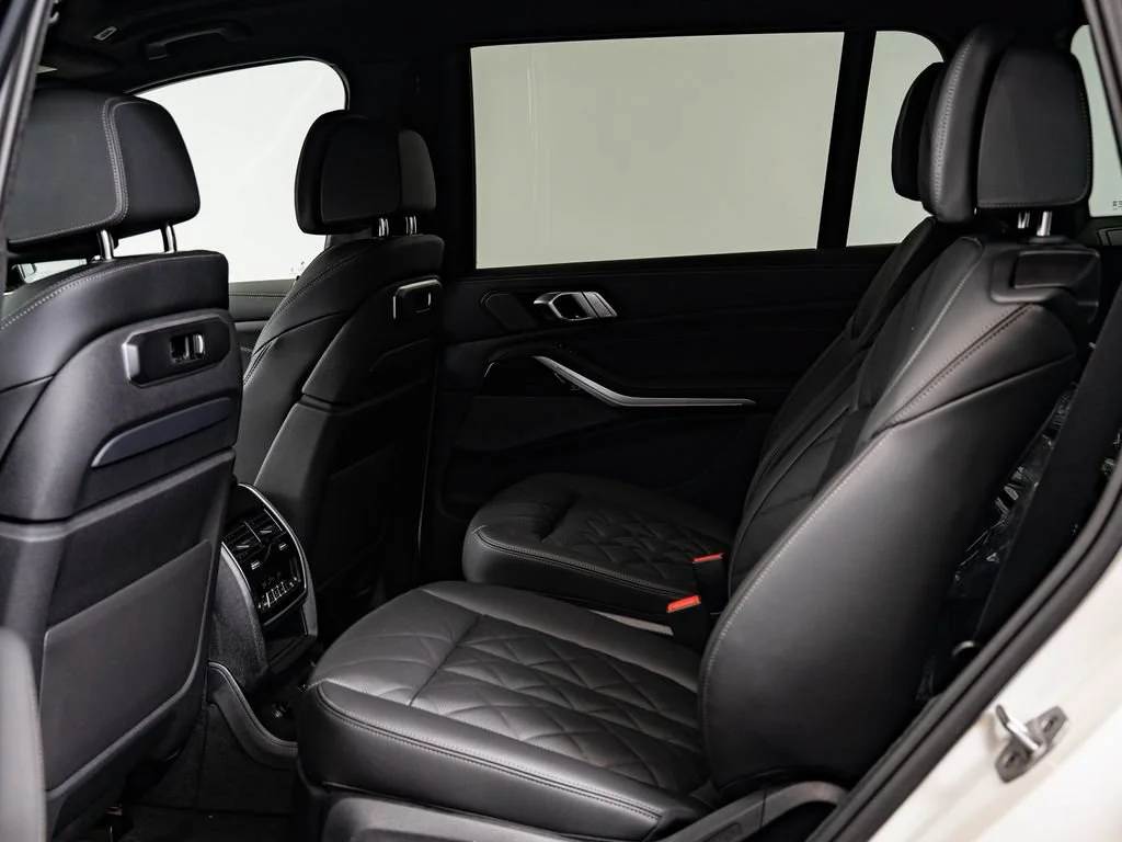 New 2027 White Metallic BMW xDrive40i image 47