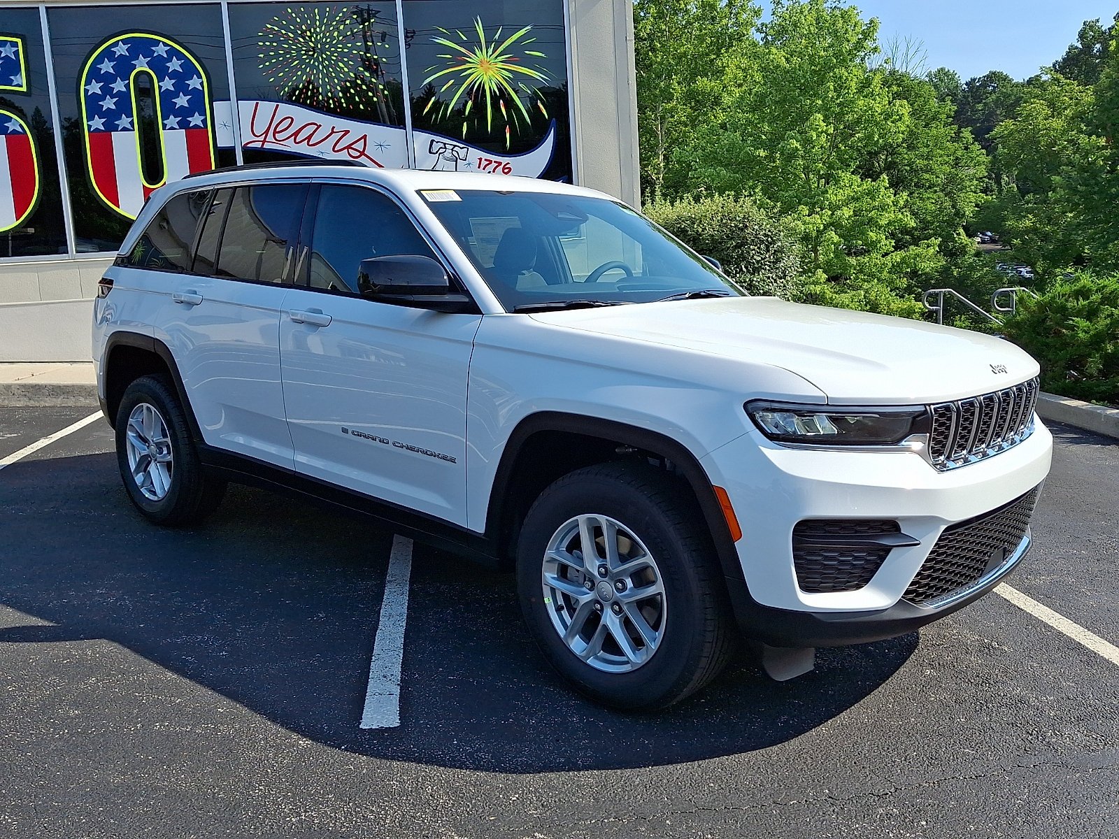 New 2026 Bright White Clearcoat Jeep Laredo X image 2