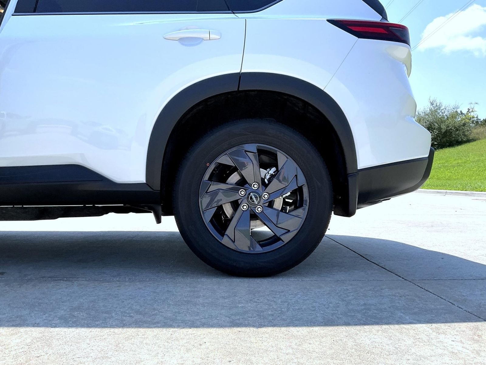 New 2026 Everest White Pearl Tricoat Nissan SV image 23