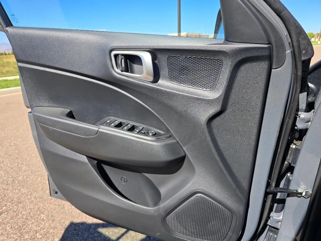 2025 Hyundai Venue SEL - Photo 16