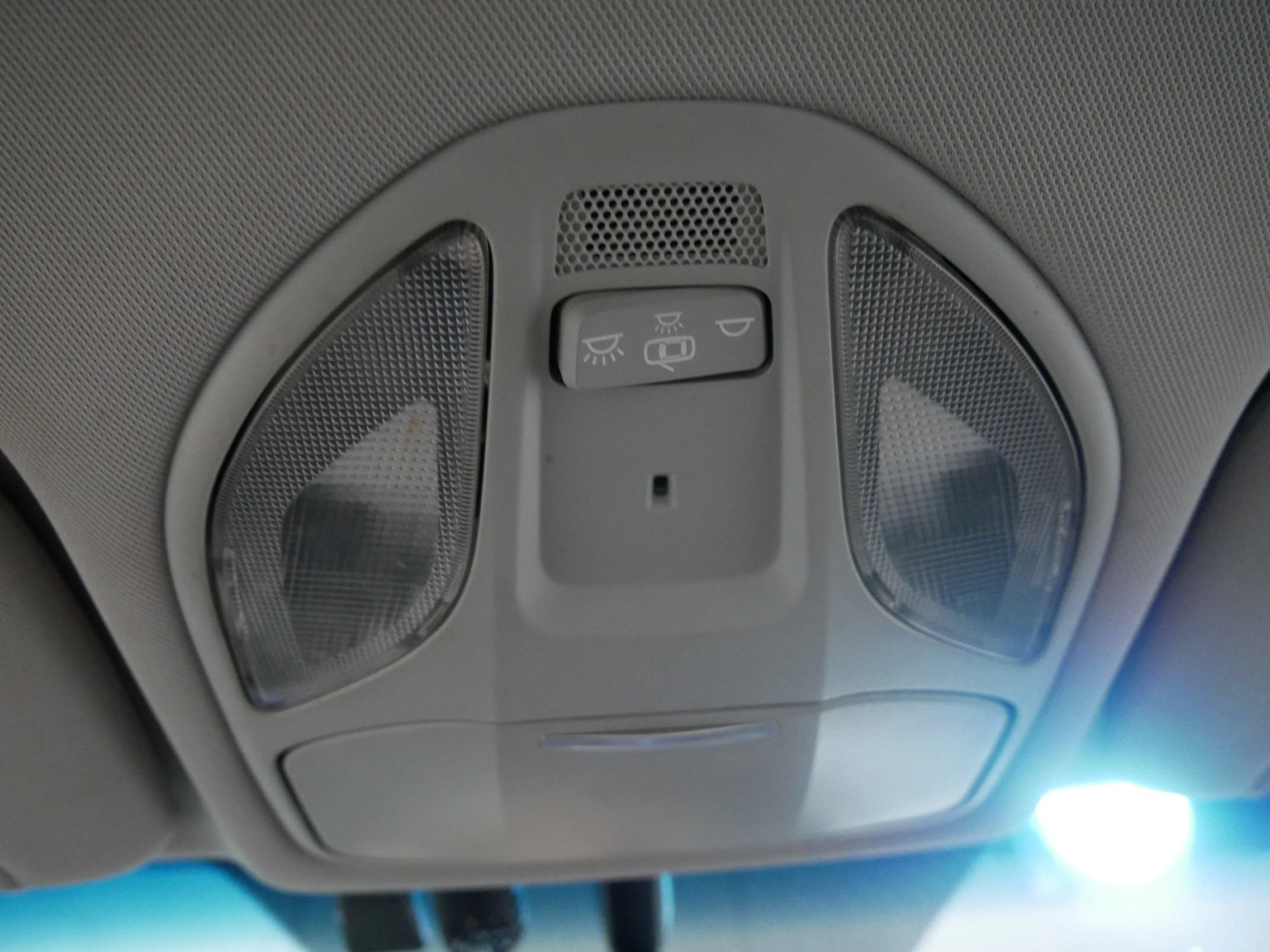Used 2017 Frost White Pearl Hyundai 2.4L image 32