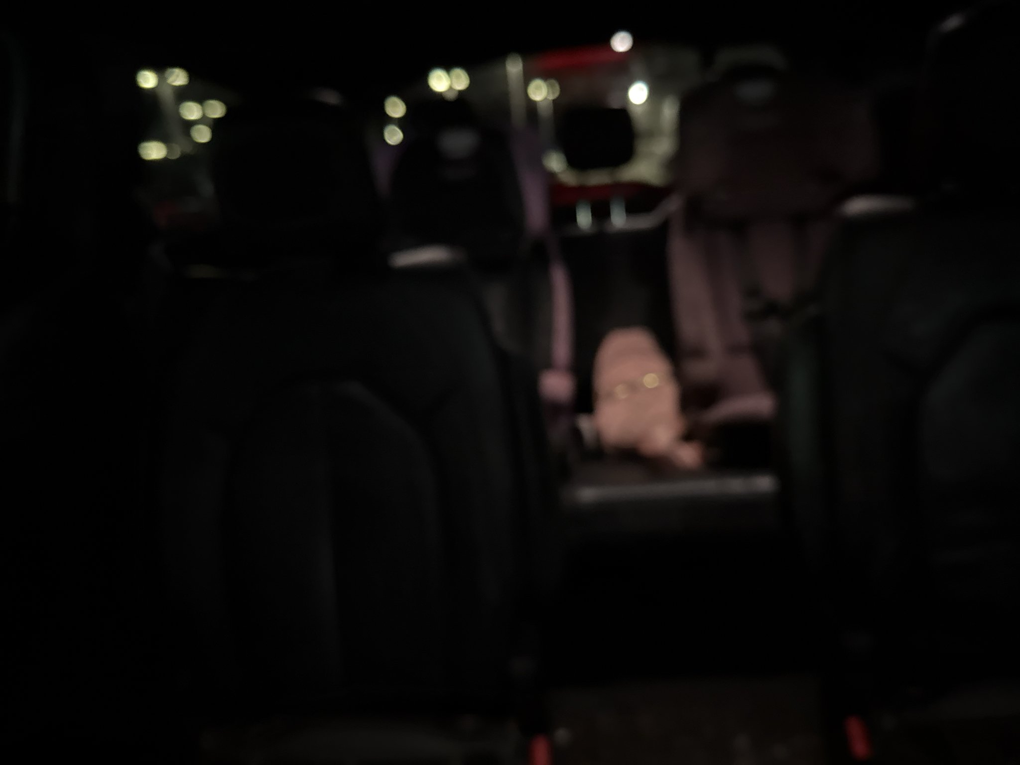 Used 2021 LUXURY WHITE PEAR Chrysler Touring L image 5