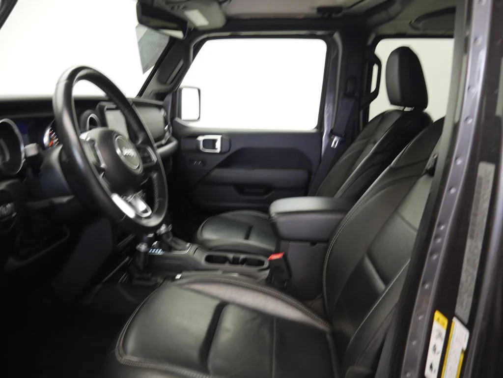 Used 2018 Crystal Metallic Jeep Unlimited Sahara image 16