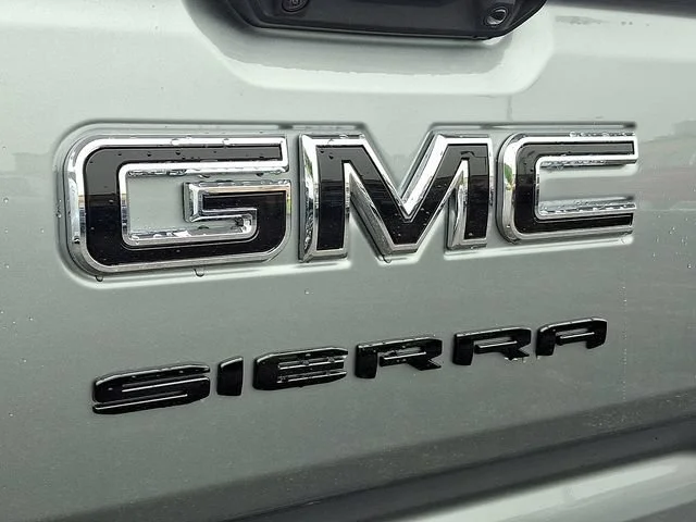 New 2026 Sterling Metallic GMC Elevation image 23
