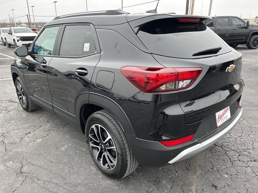 New 2026 Mosaic Black Metallic Chevrolet LT image 7