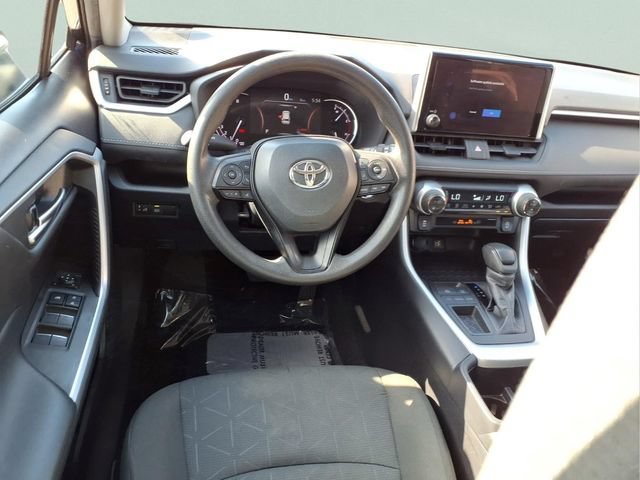 Used 2024  Toyota XLE image 4