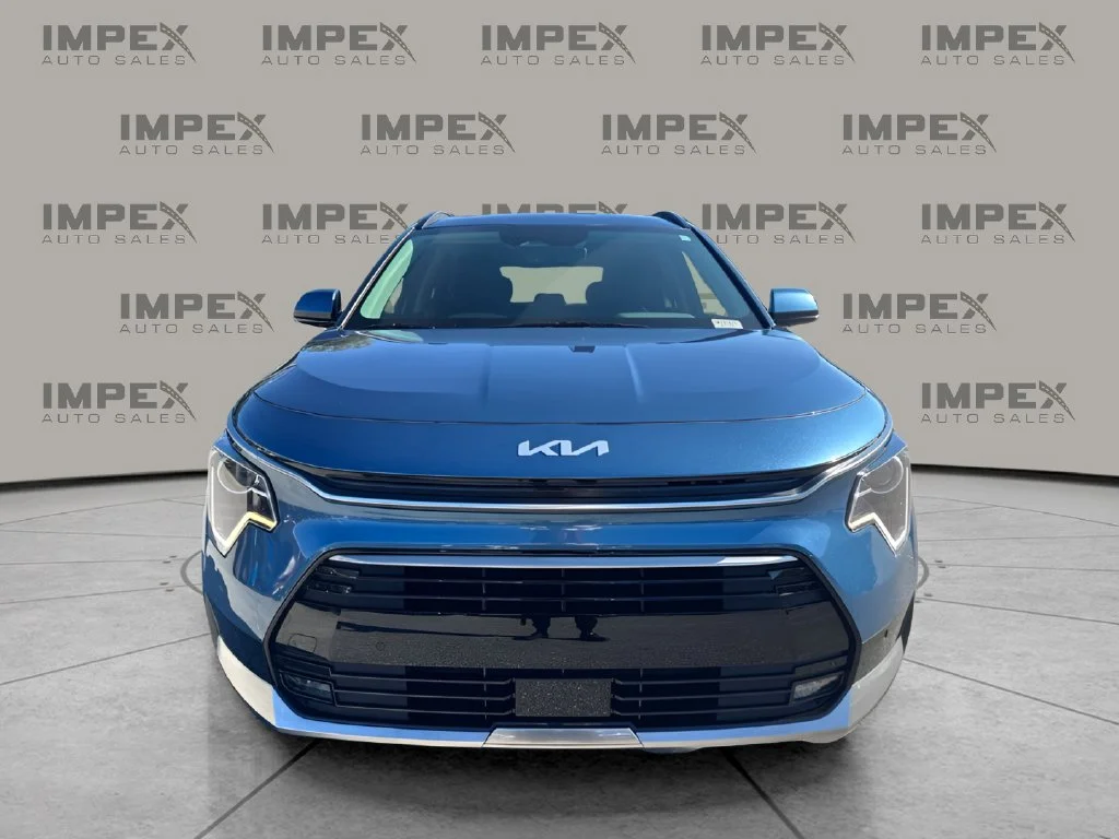 Used 2025 Blue Kia SX image 8