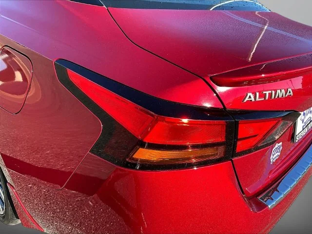 Used 2023 Red Nissan 2.5 SL image 24
