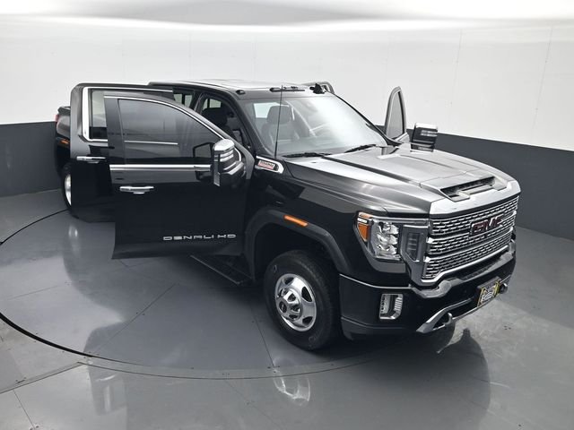 Used 2022 Black GMC Denali image 29