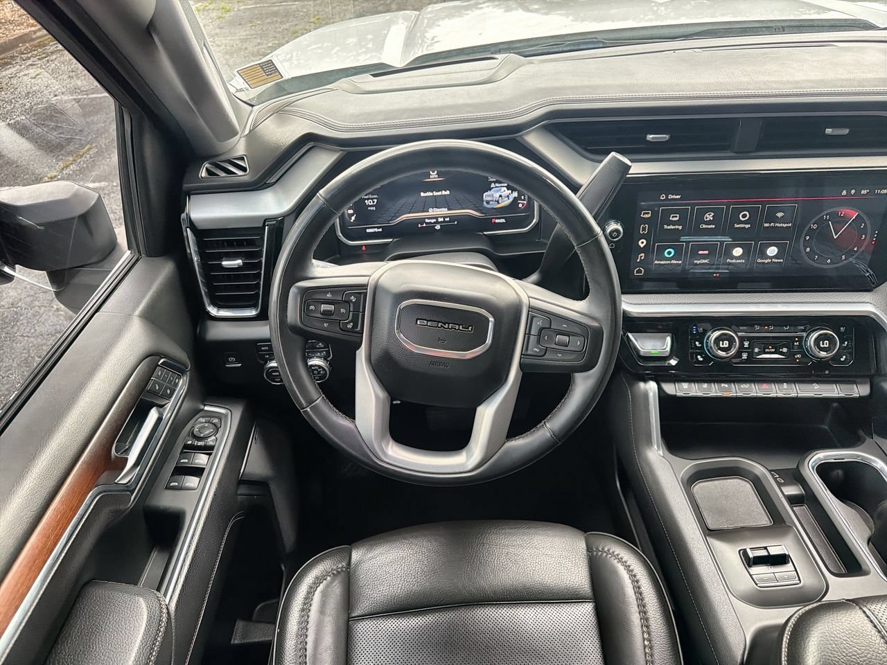 Used 2024 White Frost Tricoat GMC Denali image 10