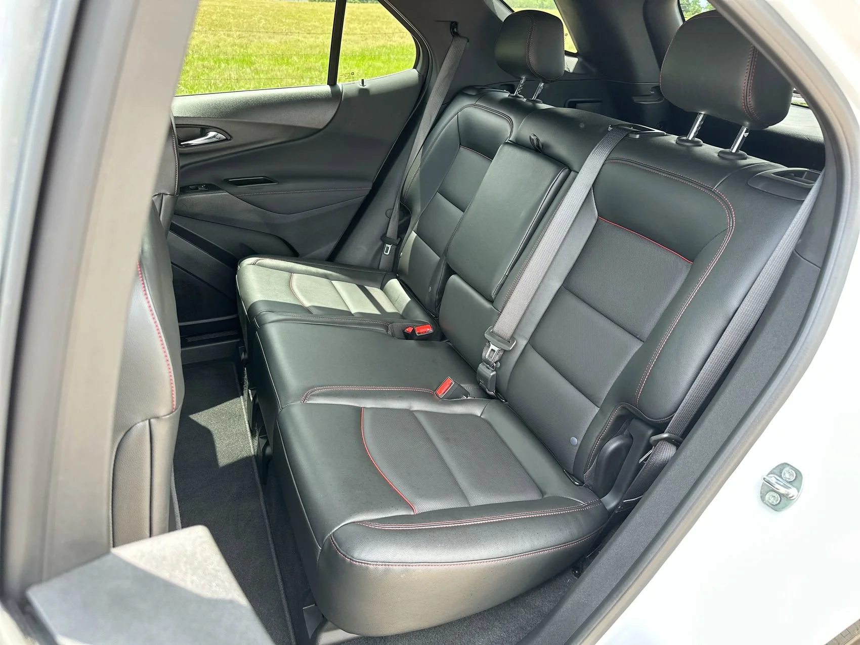 Used 2022 Iridescent Pearl Tricoat Chevrolet RS image 22
