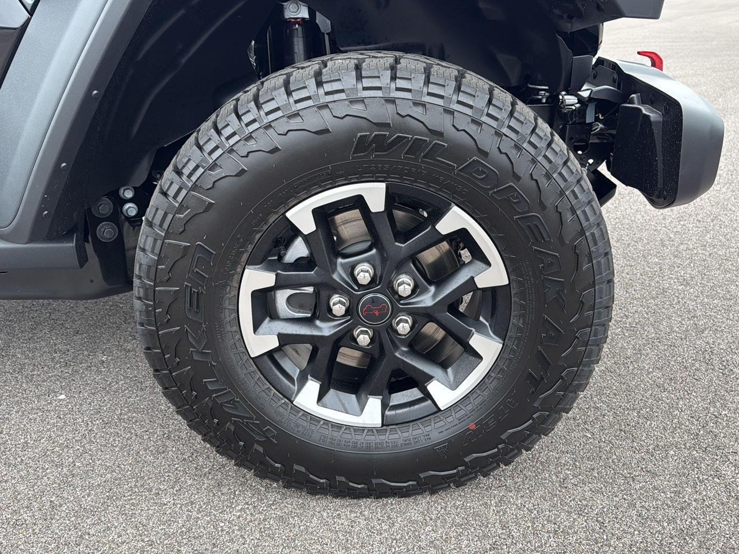 New 2026 Black Clear-Coat Exterior Paint Jeep Rubicon image 12