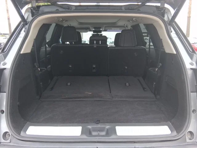 Used 2023 Gray INFINITI PURE image 6