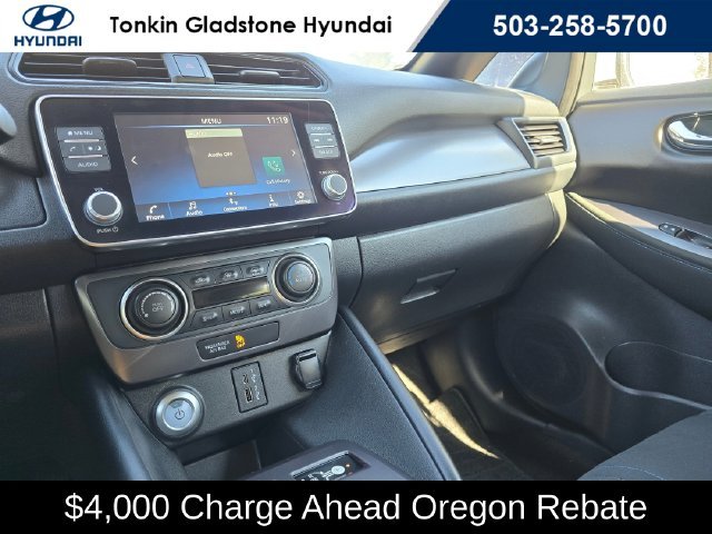 Used 2025 Glacier White Nissan S image 33