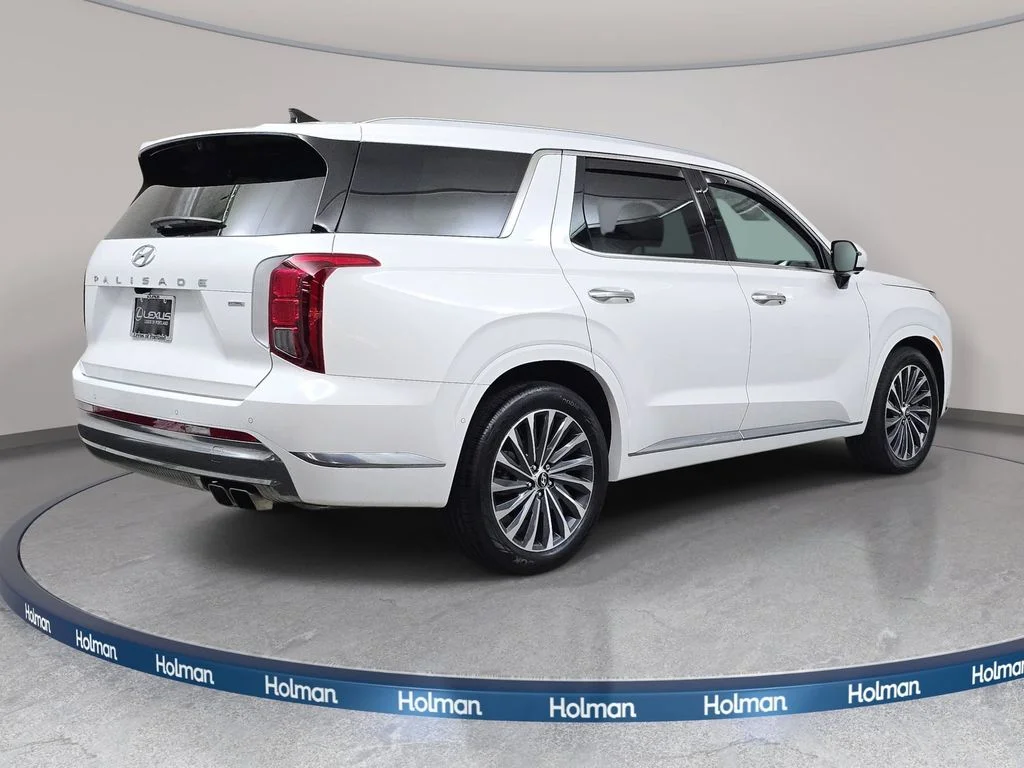 Used 2025 White Hyundai Calligraphy image 6