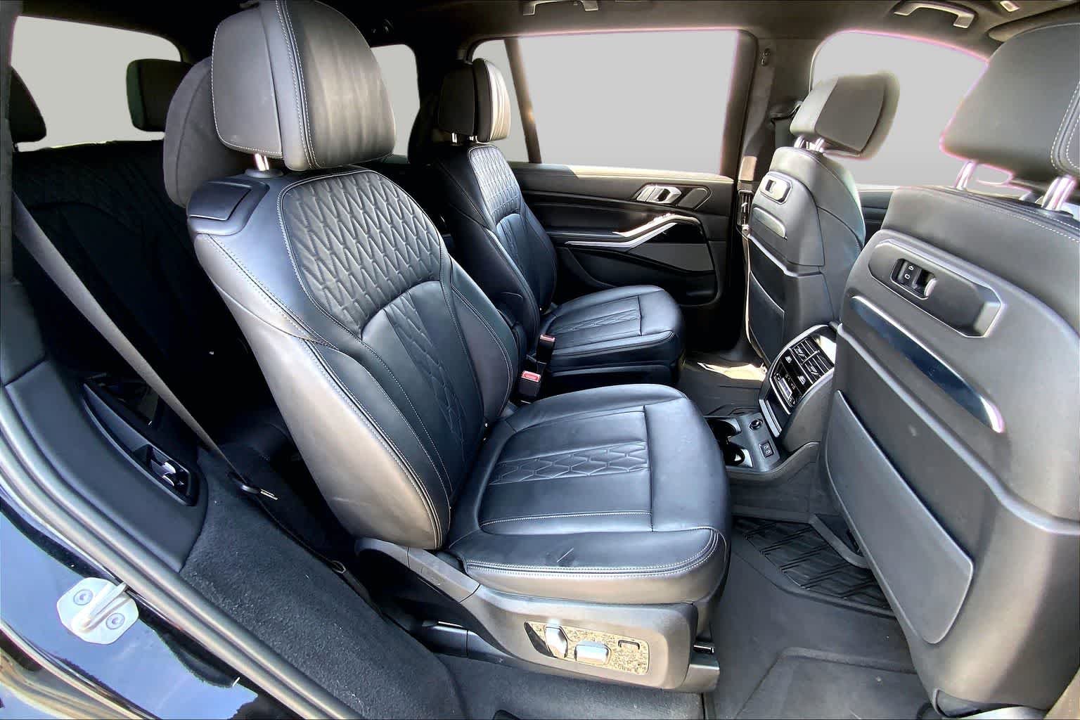 Used 2023 Black Sapphire Metallic BMW xDrive40i image 19