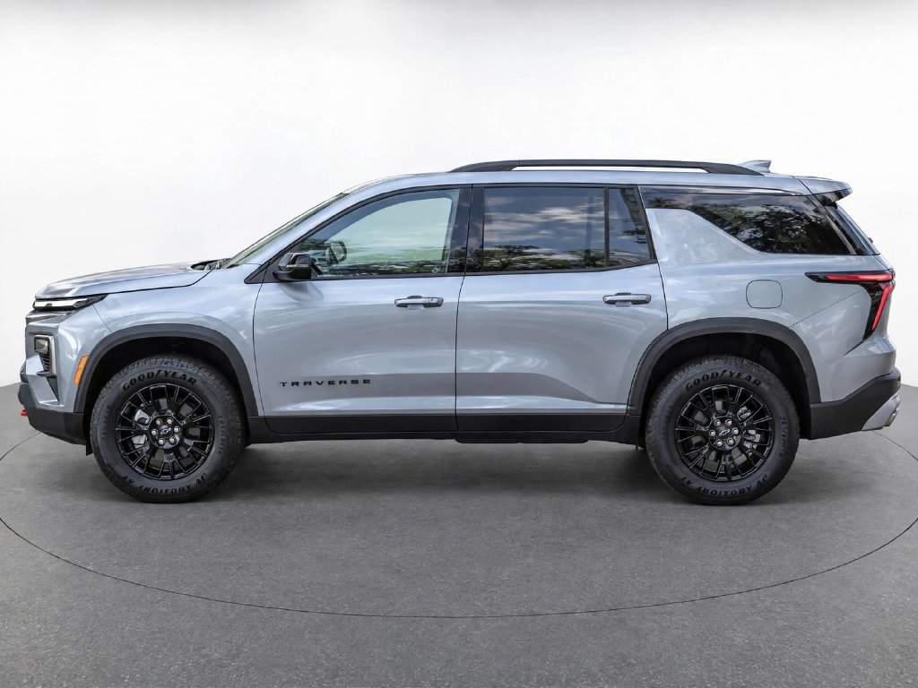 Used 2025 Gray Chevrolet Z71 image 6