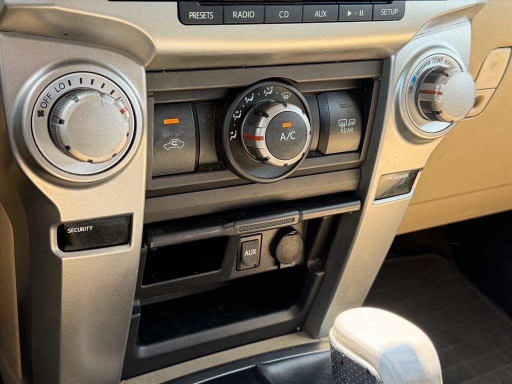 Used 2010  Toyota SR5 image 23