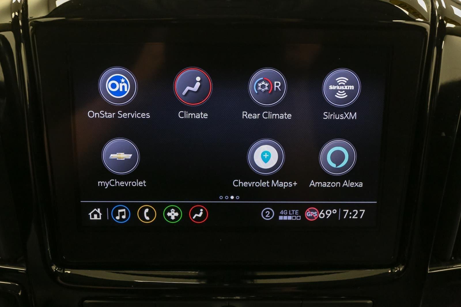 Used 2020 Graphite Metallic Chevrolet LT Cloth image 27