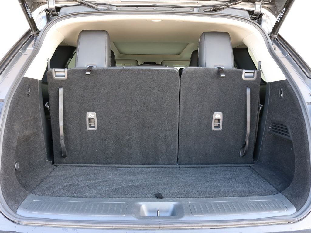 Certified Used 2025 Gray INFINITI PURE image 36