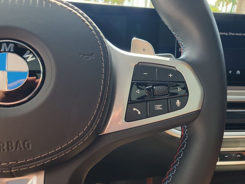 Used 2025 Green BMW M60i image 26