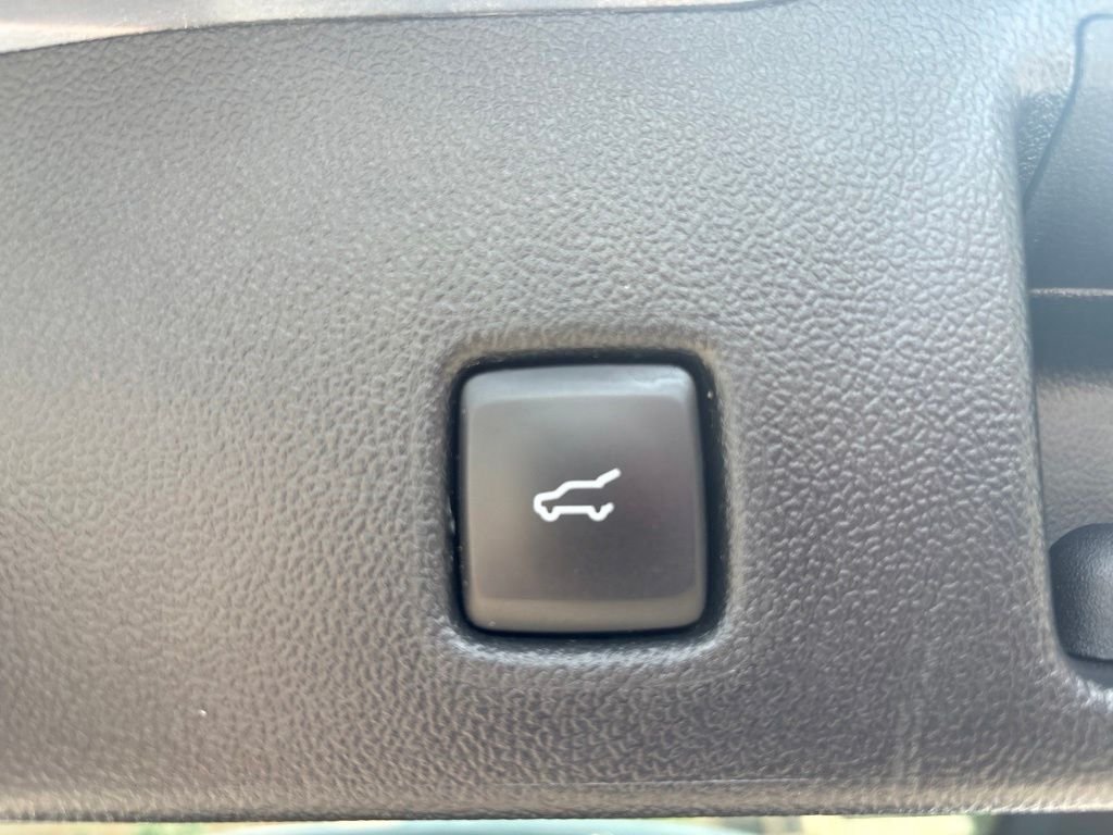 Used 2023 Blue Ford Platinum image 9
