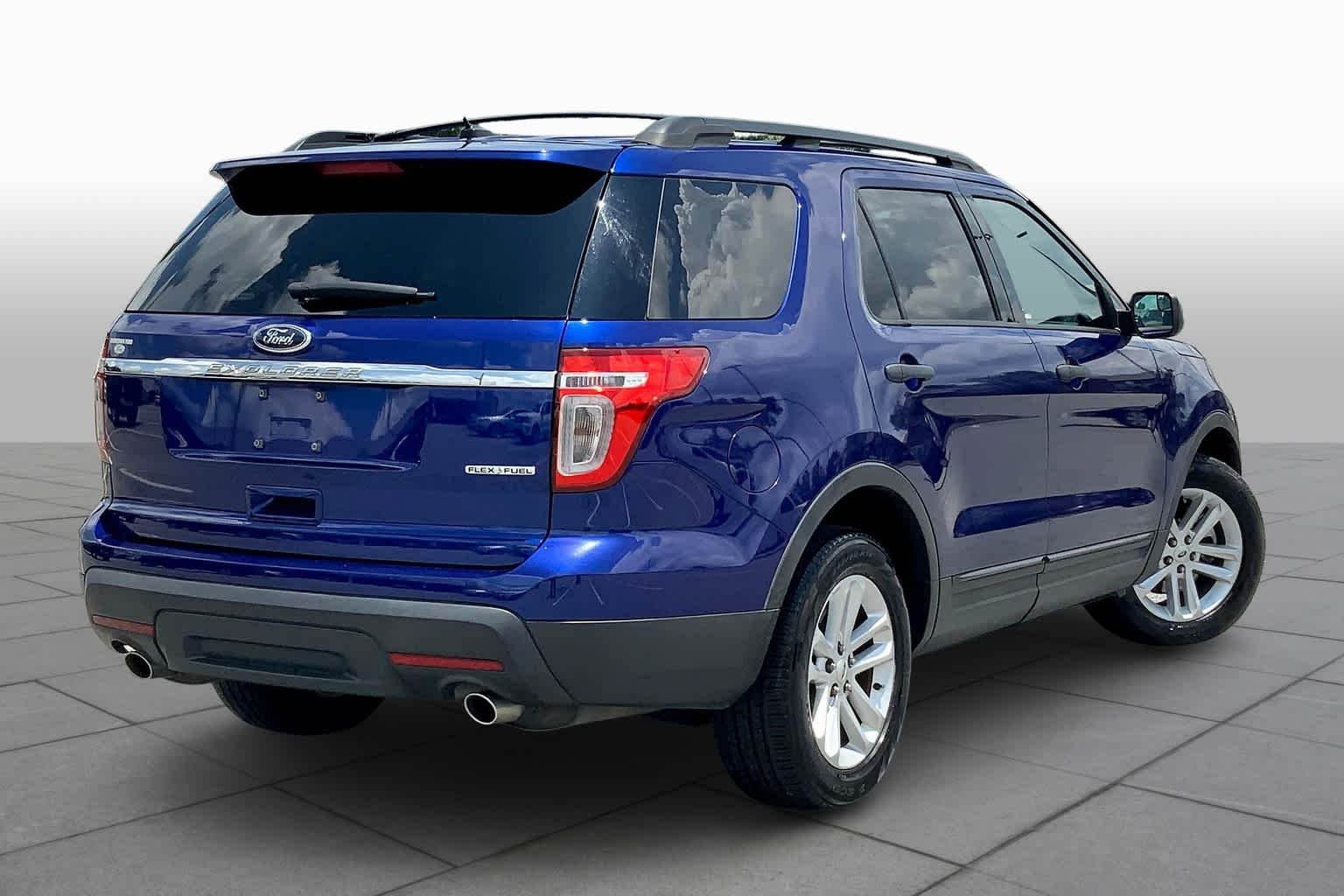 Used 2015 Deep Impact Blue Metallic Ford Base image 13