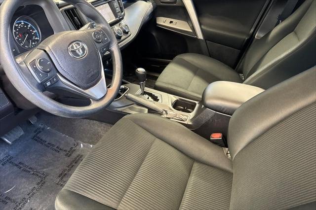 Certified Used 2017 SILVER ME Toyota  image 12