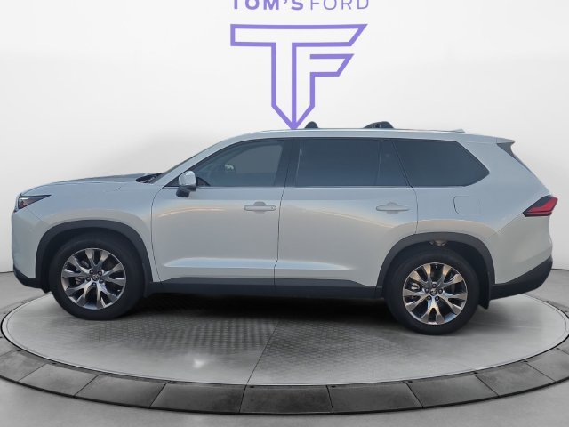 Certified Used 2024 Pearl Toyota Limited image 3