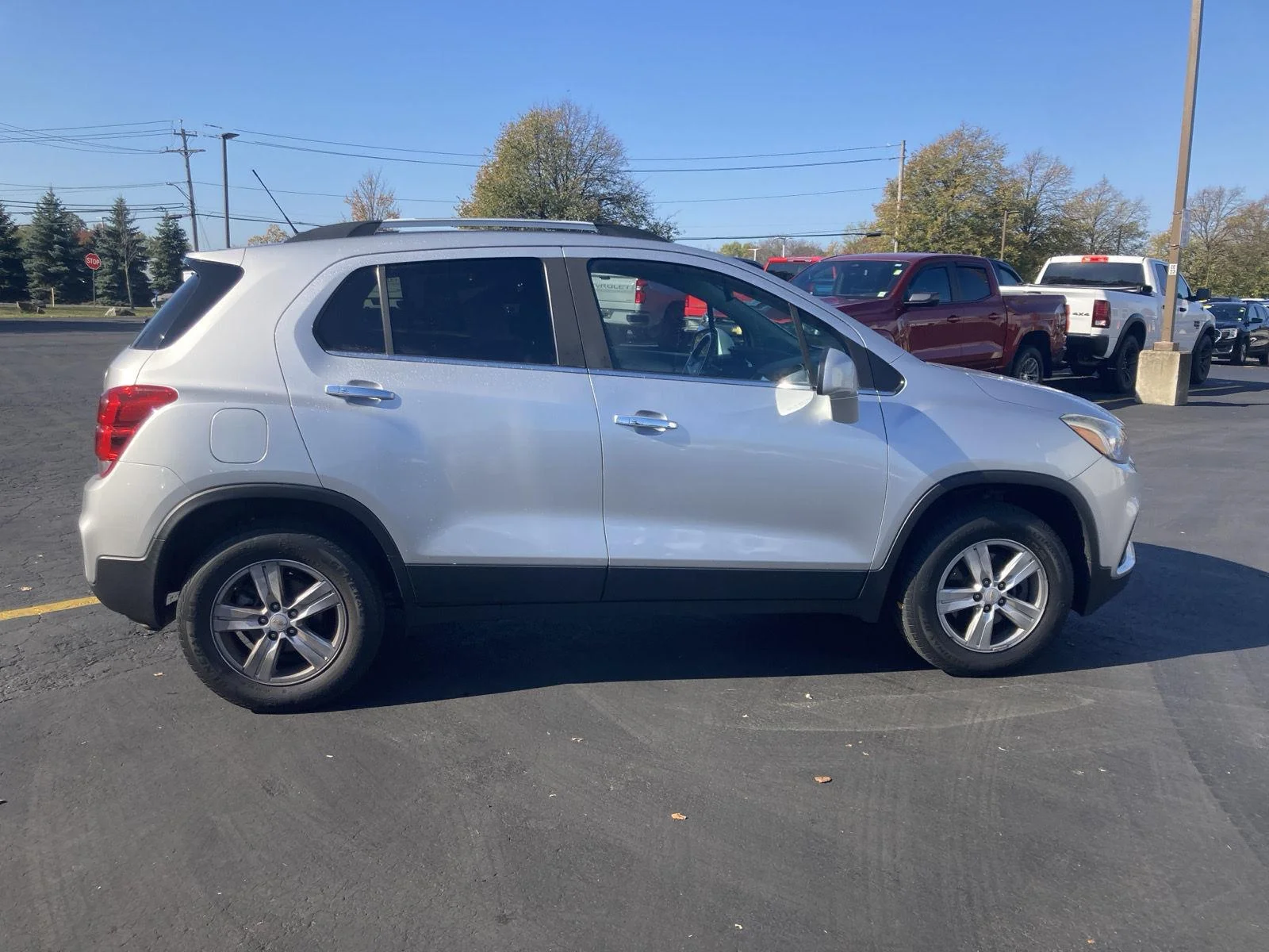 Used 2018 Silver Ice Metallic Chevrolet LT image 8