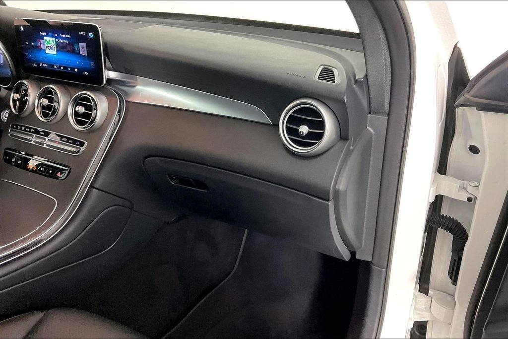 2022 Mercedes-Benz GLC GLC300 - Photo 14