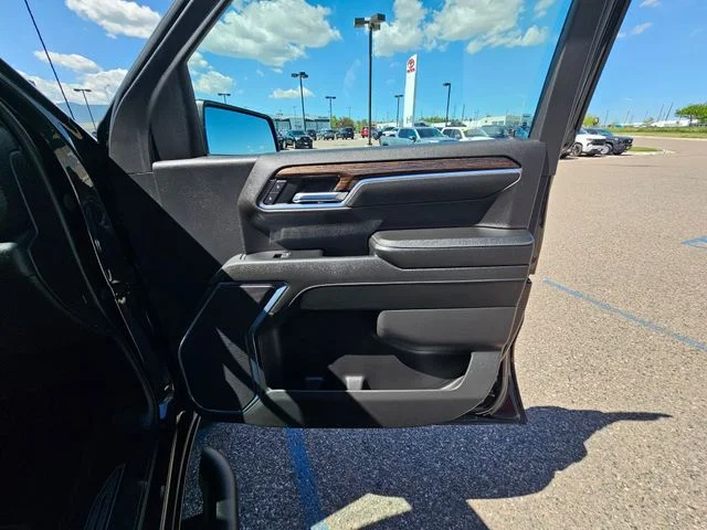Used 2023 Titanium GMC Elevation image 22