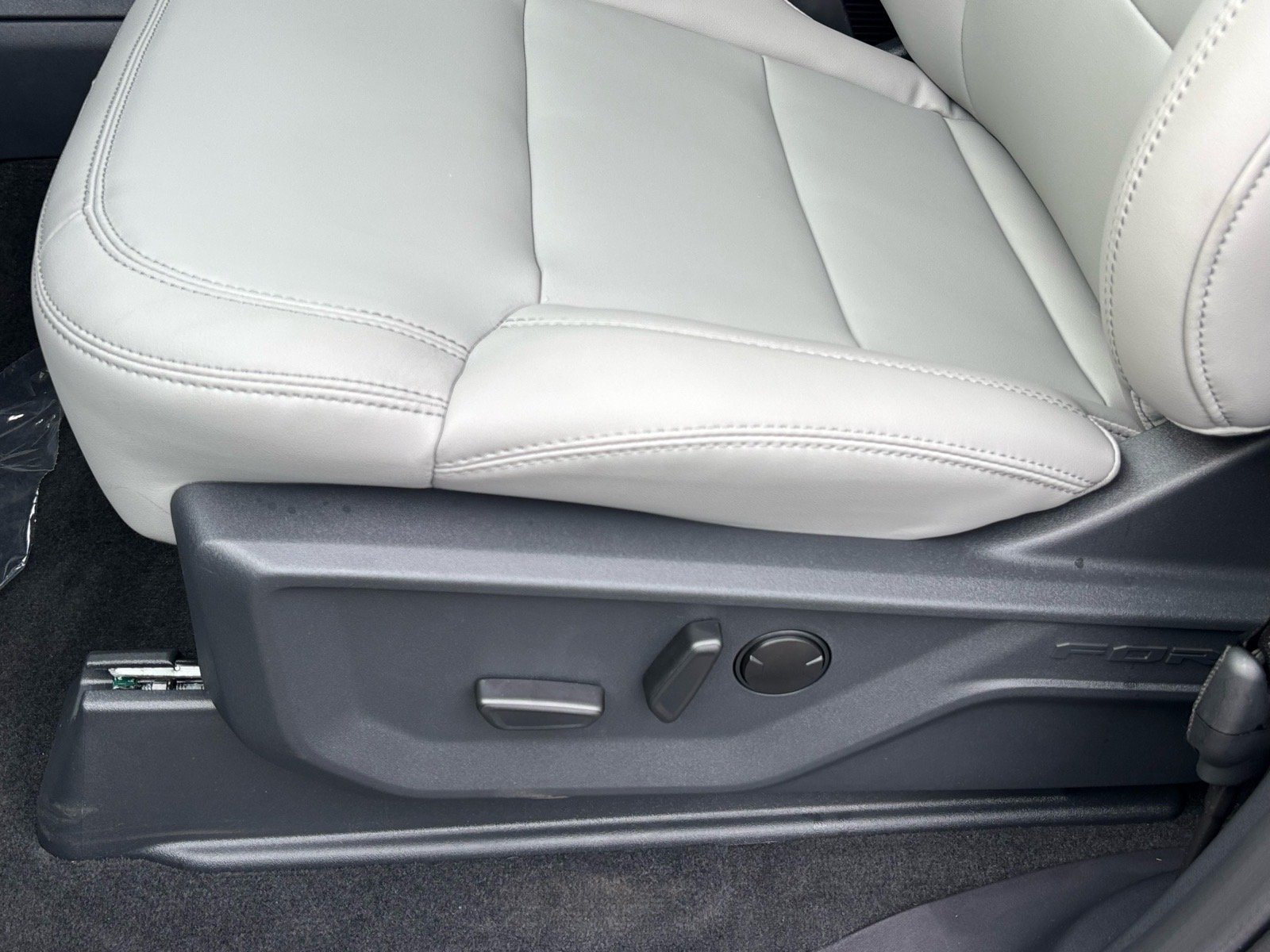 New 2027 Nocturnal Blue Metallic Ford Active image 9