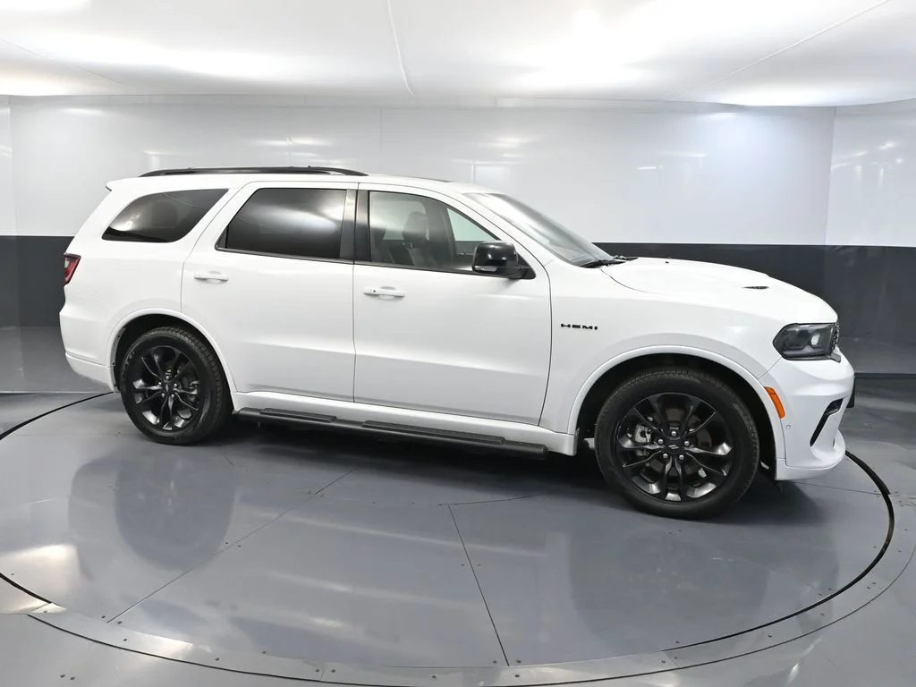 Certified Used 2024 White/off-white Dodge R/T Premium image 4