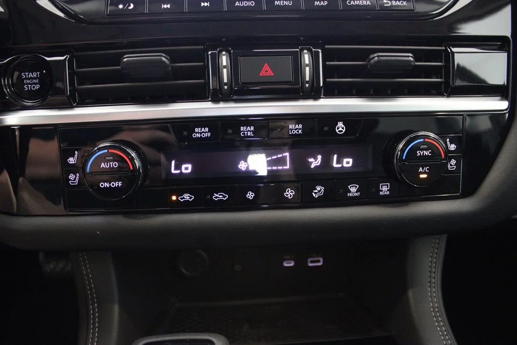 Used 2025  Nissan Platinum image 8