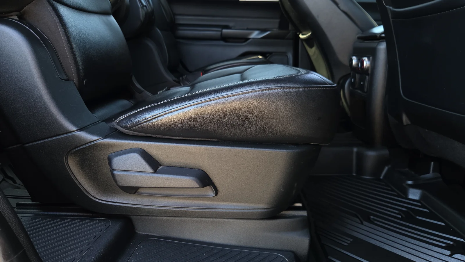 Used 2020 Gray Ford XLT image 16