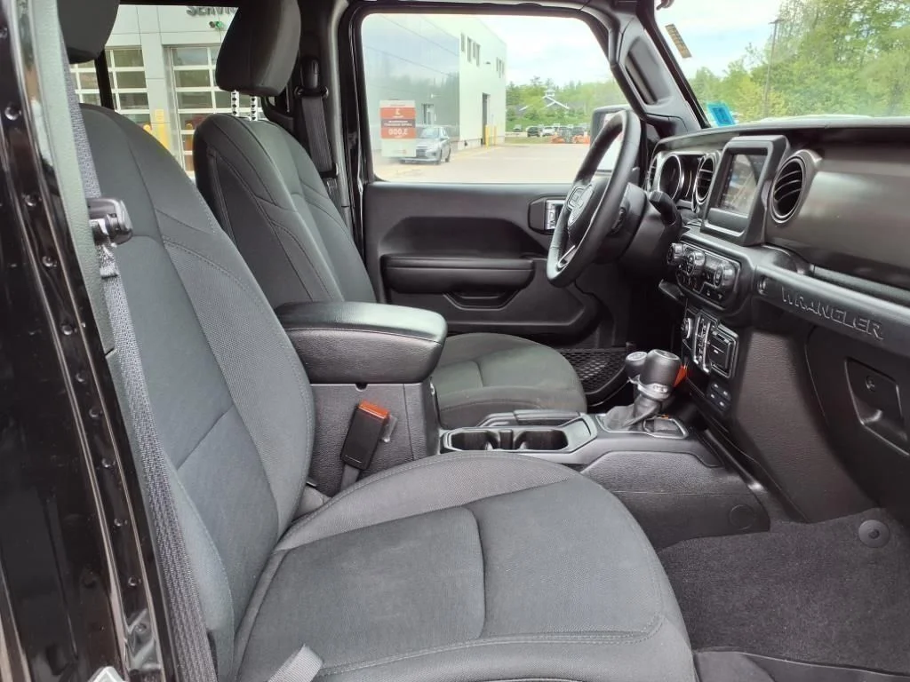 2021 Jeep Wrangler Unlimited Willys - Photo 6
