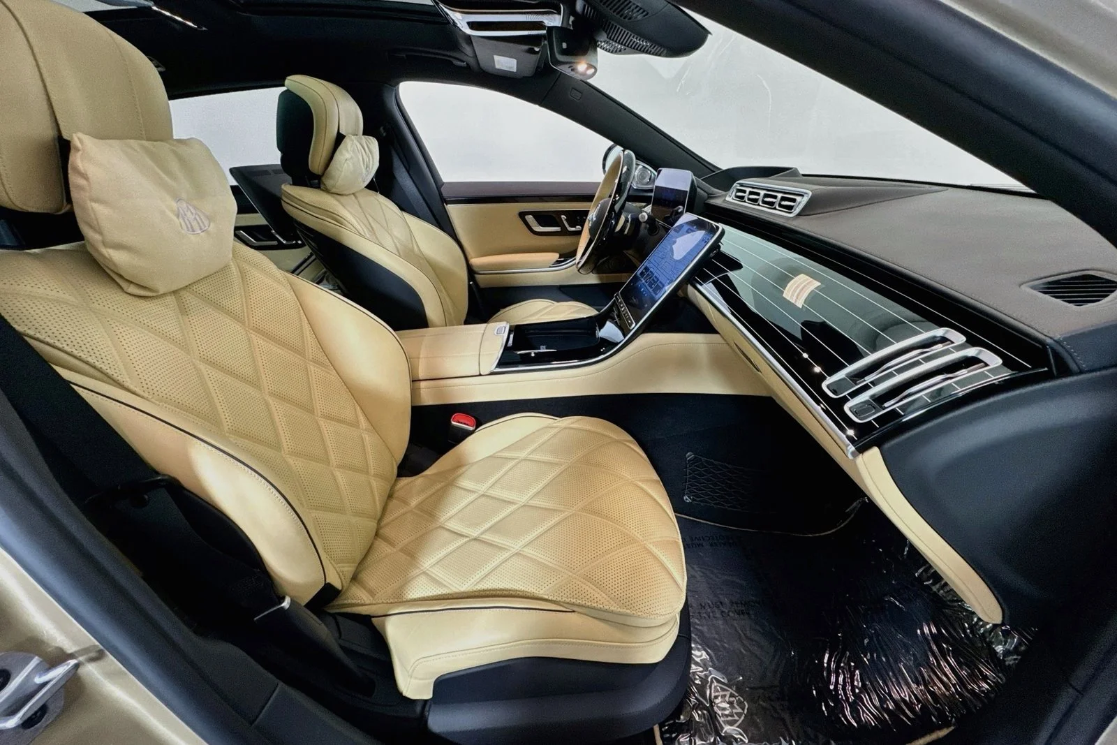 Used 2024 Onyx  Black Metallic Mercedes-Benz Maybach S 680 image 28