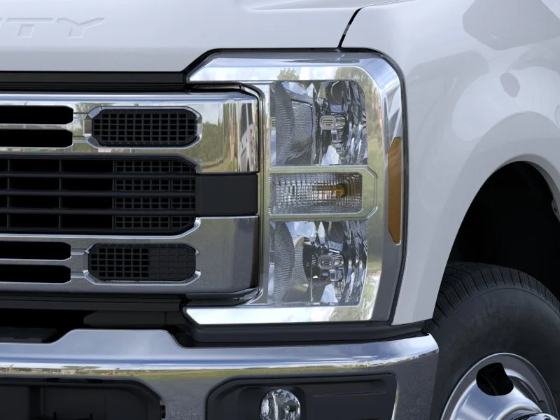 New 2026 Oxford White Ford F-350® XL image 43