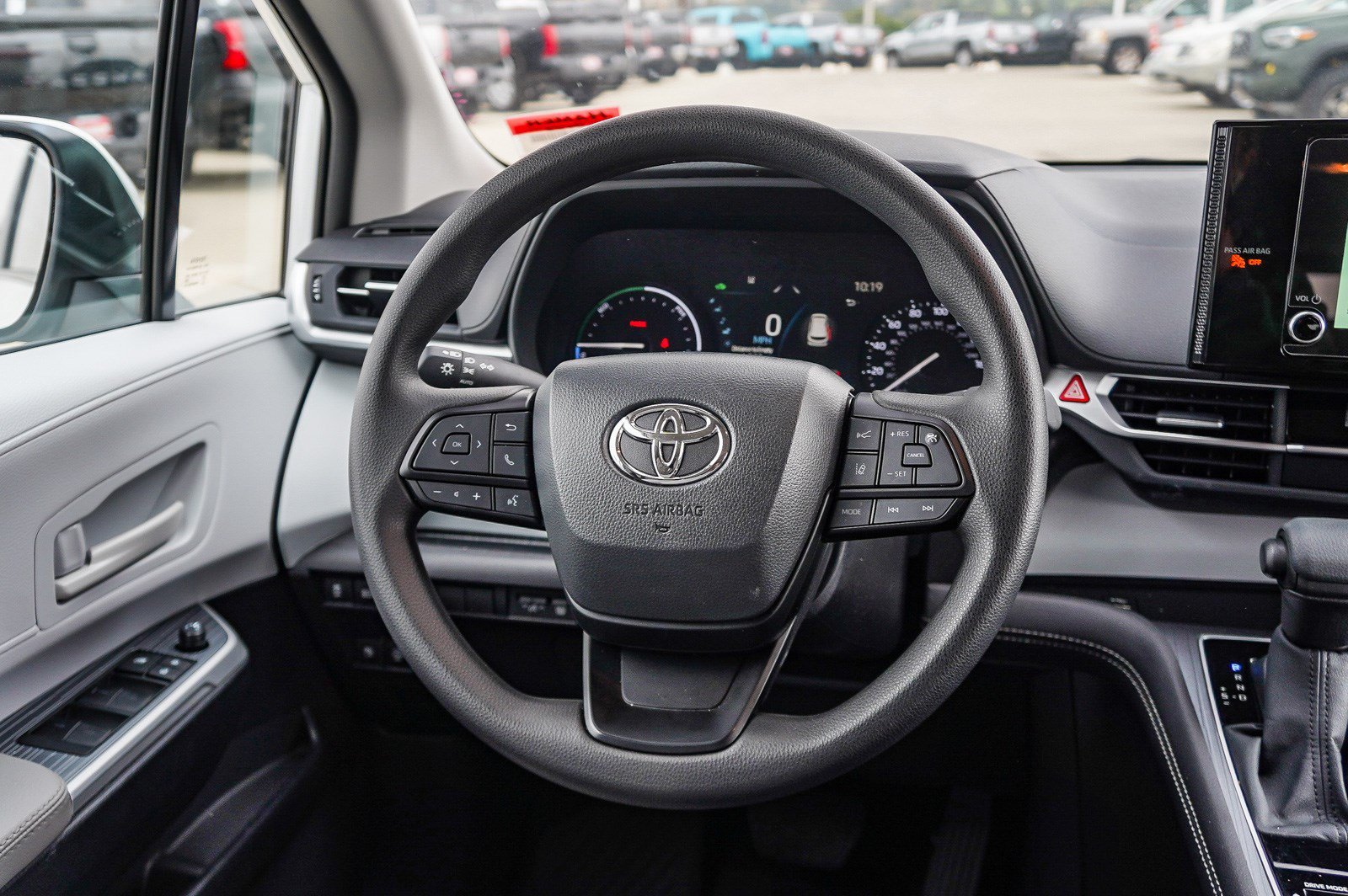 Used 2025 Ice Cap Toyota LE image 15