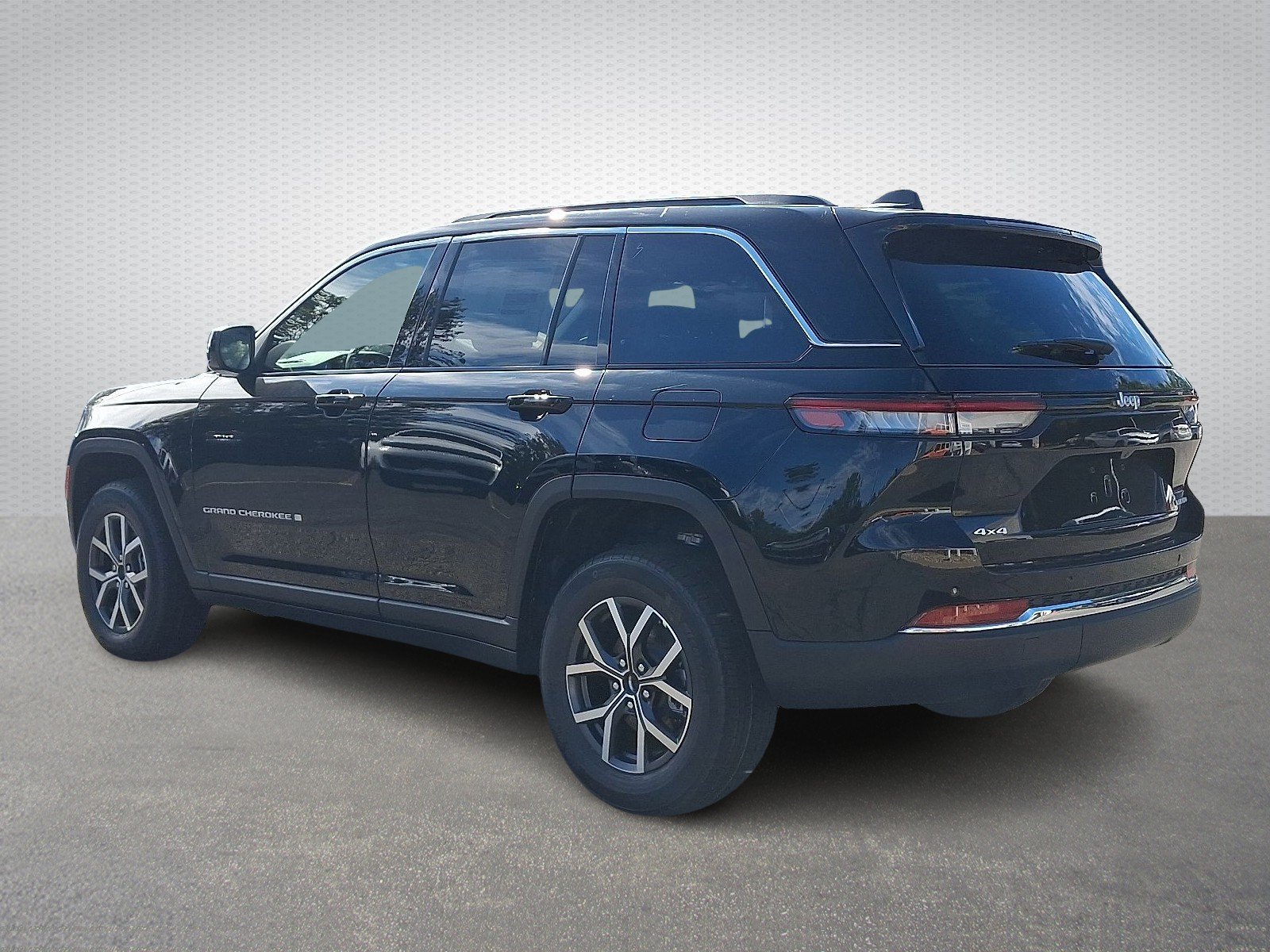 New 2027 High-Gloss Black Paint Jeep Laredo X 4x4 image 3