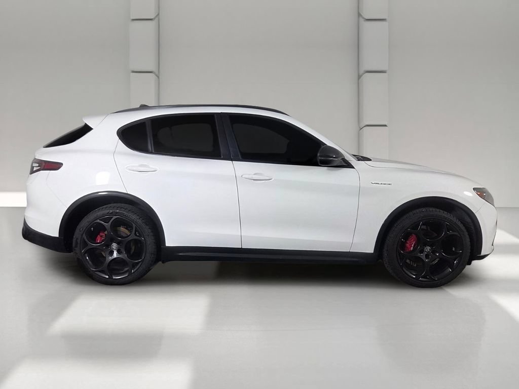 Used 2024 Milano White Alfa Romeo Veloce image 4
