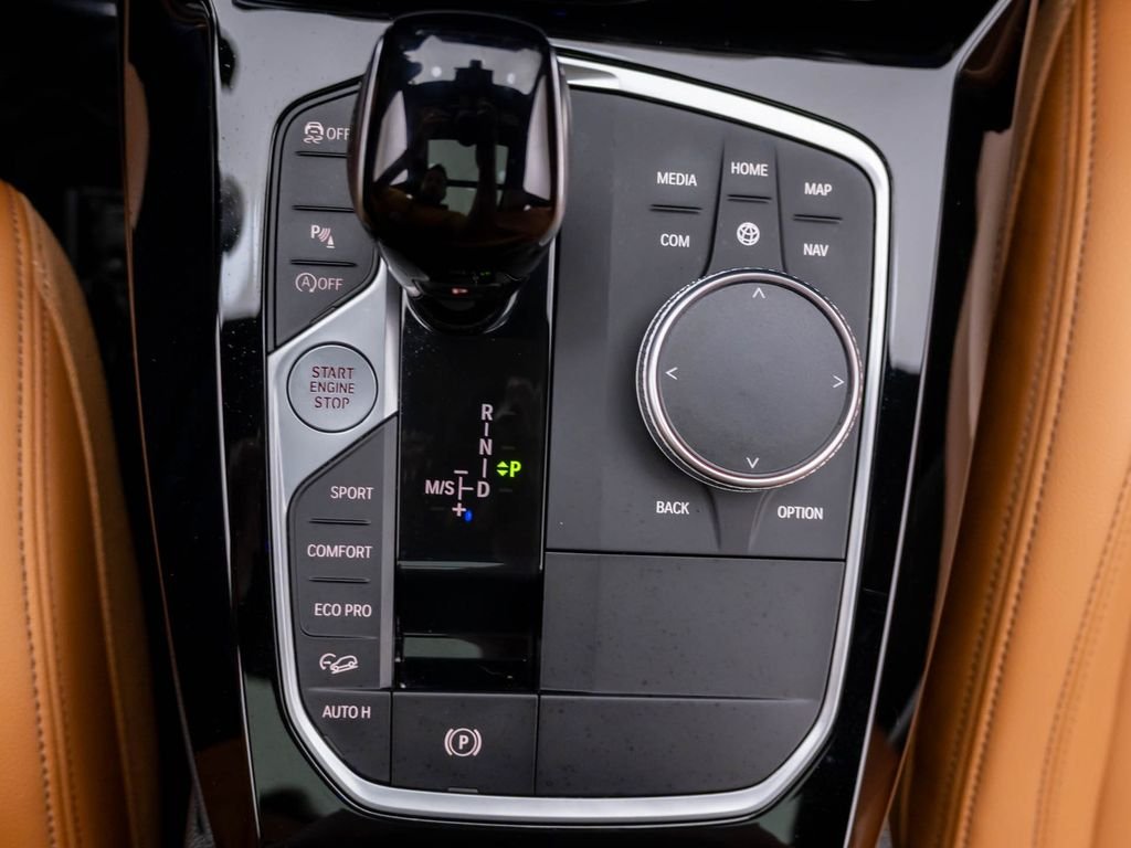 Used 2022 Black Sapphire Metallic BMW xDrive30i image 22